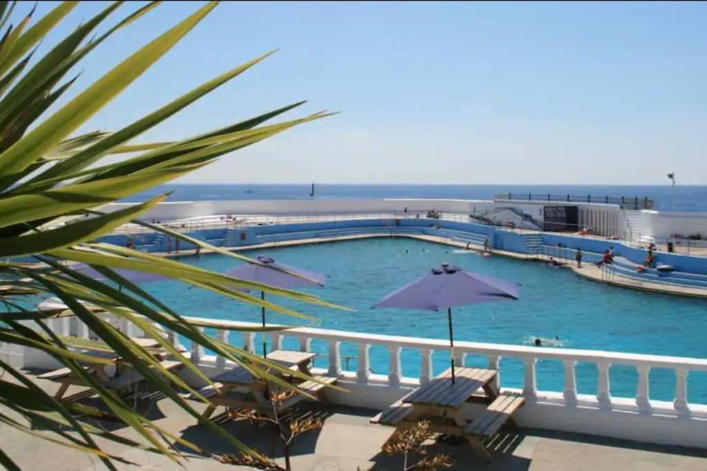 Spacious 1 Bedroom Apartment Near Seafront Penzance Exteriör bild